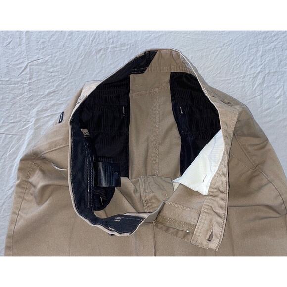 Volcom Flat Front Modern Chino Skate Shorts. Beige, Men's Size 31. EUC!! - Picture 3 of 5